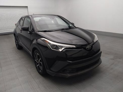 Used 2019 Toyota C-HR XLE FWD image 13