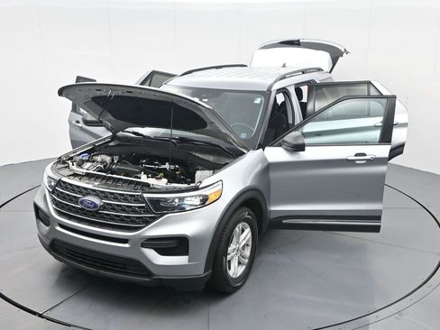 Used 2024 Ford Explorer XLT image 43