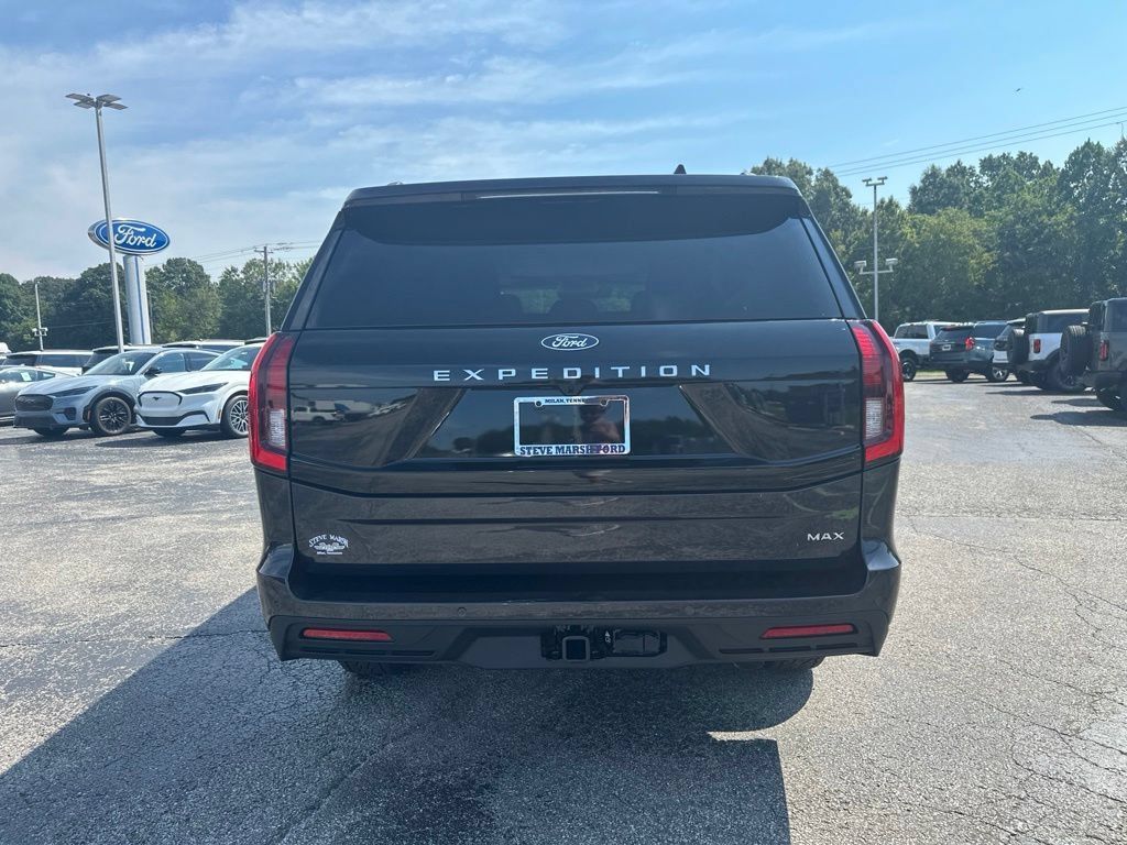 New 2027 Ford Expedition Max Active RWD image 4