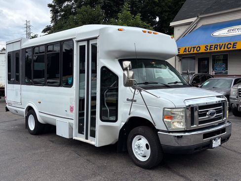 Used 2009 Ford E-450 and Econoline 450 RWD image 2