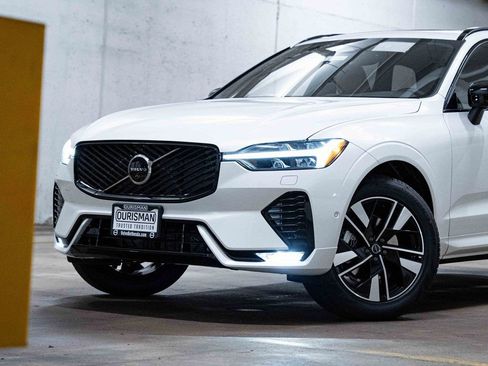 New 2026 Volvo XC60 B5 Plus w/ Climate Package image 2