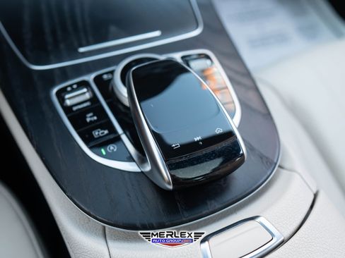 Used 2018 Mercedes-Benz E 400 4MATIC Sedan image 34