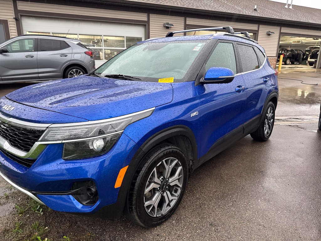 Used 2023 Kia Seltos EX AWD/4WD image 7