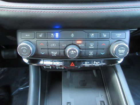 Used 2022 Dodge Durango R/T w/ Blacktop Package AWD/4WD image 47