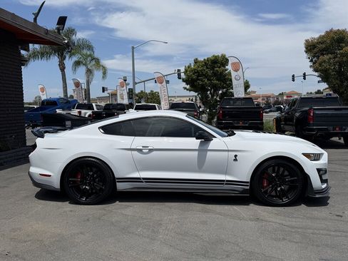 Used 2020 Ford Mustang Shelby GT500 w/ Technology Package RWD image 18