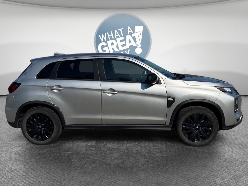 Used 2023 Mitsubishi Outlander Sport AWD image 2