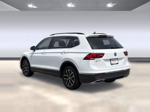Used 2021 Volkswagen Tiguan SE FWD image 3