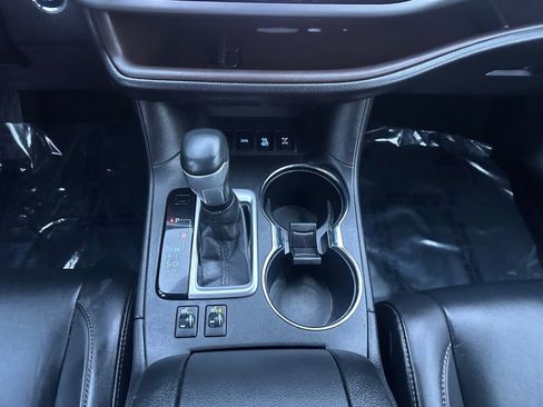 Used 2019 Toyota Highlander XLE image 22