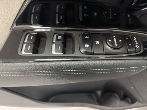 Used 2020 Kia Niro Touring image 16