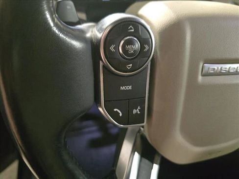 Used 2018 Land Rover Discovery HSE AWD/4WD image 19