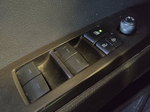 Used 2021 Toyota Camry LE image 27