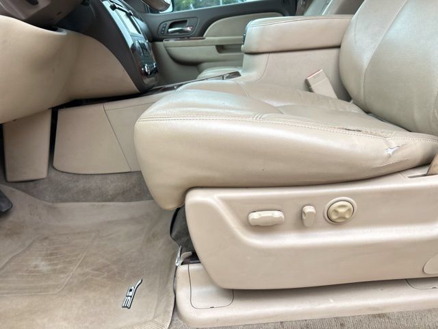 Used 2012 Chevrolet Suburban LTZ AWD/4WD image 36