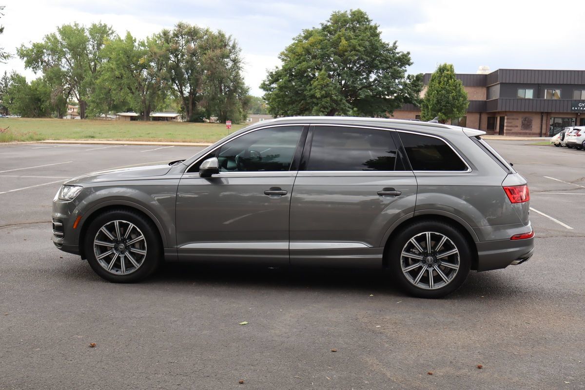 Used 2017 Audi Q7 3.0T Prestige AWD/4WD image 9