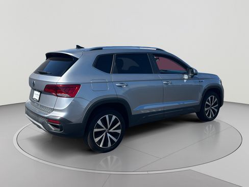 Used 2022 Volkswagen Taos SE FWD image 5