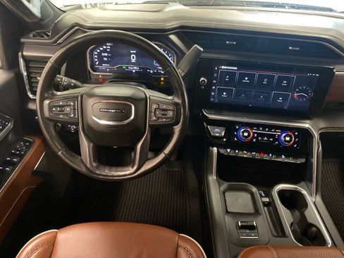 Used 2024 GMC Sierra 3500 Denali Ultimate AWD/4WD image 11