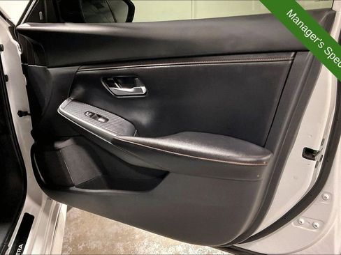 Used 2023 Nissan Sentra SR w/ Midnight Edition Package FWD image 22