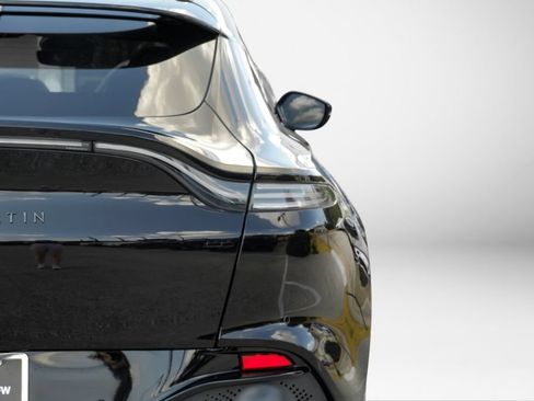 Used 2021 Aston Martin DBX AWD/4WD image 60
