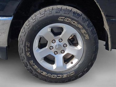 Used 2019 RAM 1500 Big Horn image 29