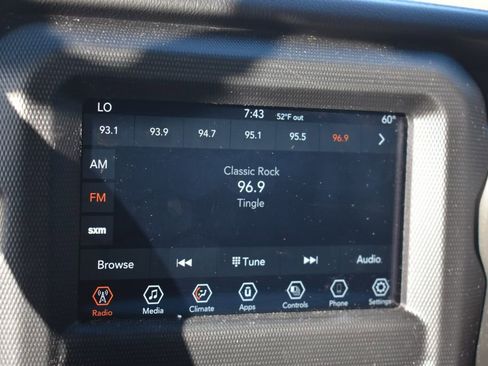 Used 2021 Jeep Wrangler Unlimited Sahara AWD/4WD image 31