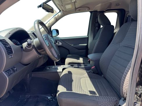 Used 2020 Nissan Frontier SV RWD image 10