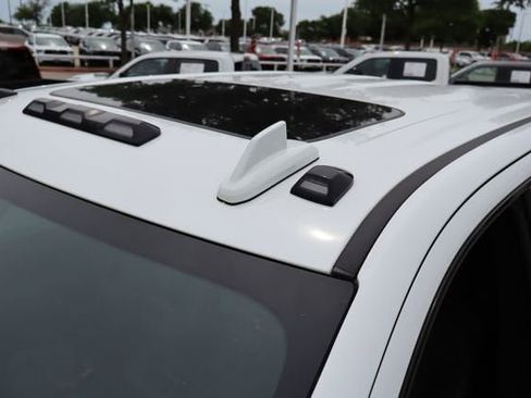 Used 2024 GMC Sierra 2500 AT4 w/ AT4 Premium Plus Package AWD/4WD image 4