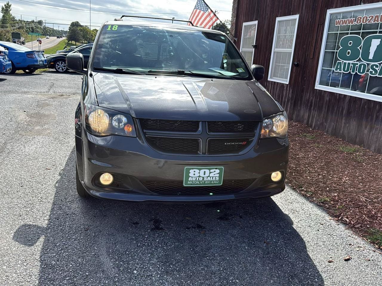 Used 2018 Dodge Grand Caravan GT FWD image 2