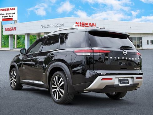 Used 2024 Nissan Pathfinder Platinum w/ Cargo Package FWD image 3