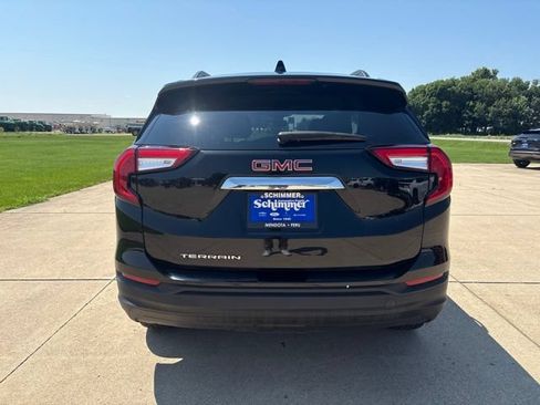 Used 2023 GMC Terrain SLE w/ Driver Convenience Package FWD image 8