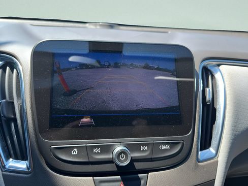 Used 2019 Chevrolet Malibu LT FWD image 22