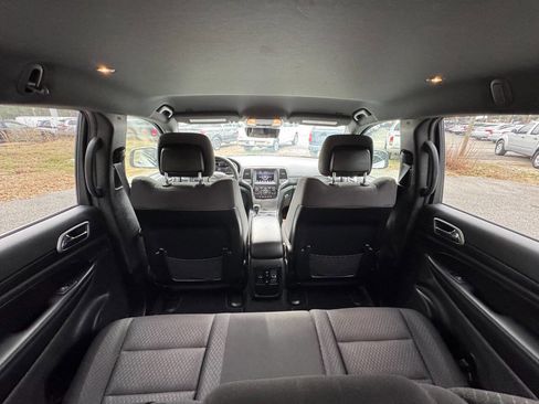 Used 2019 Jeep Grand Cherokee Laredo image 41