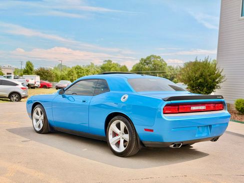 Used 2009 Dodge Challenger SRT8 w/ SRT Option Group II RWD image 11