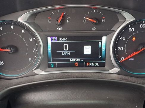 Used 2018 Chevrolet Equinox Premier image 10