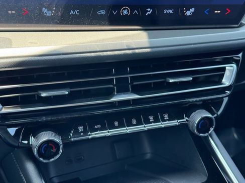 New 2026 Chevrolet Traverse LT w/ LPO, Floor Liner Package FWD image 17
