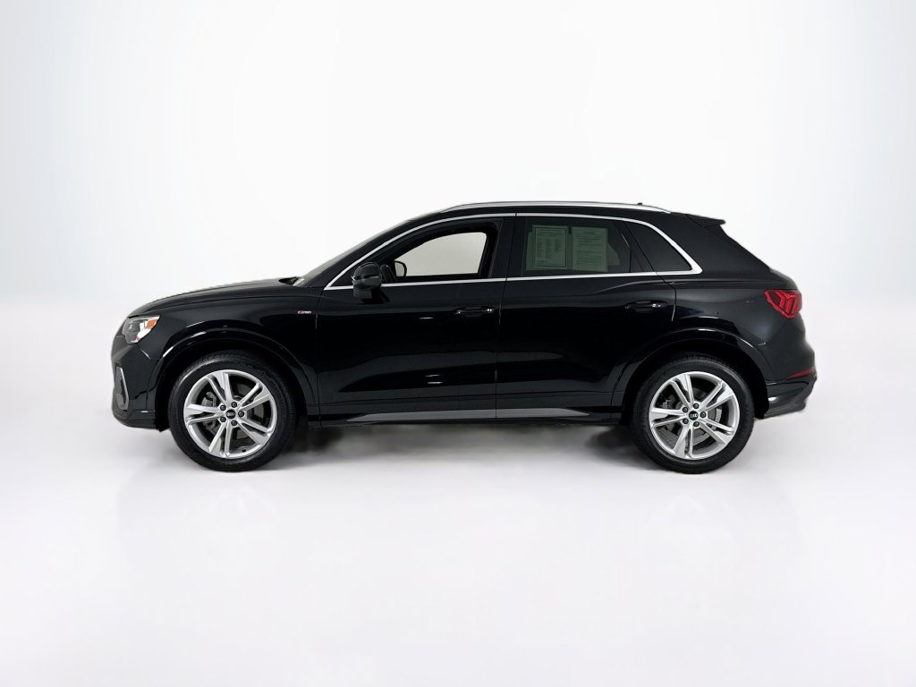 Used 2021 Audi Q3 2.0T Premium w/ Convenience Package AWD/4WD image 2