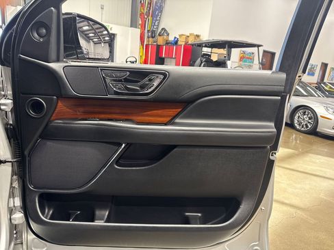 Used 2018 Lincoln Navigator Reserve w/ Technology Package image 57
