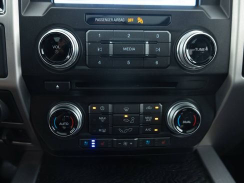 Used 2018 Ford F150 Platinum w/ Equipment Group 701A Luxury AWD/4WD image 41
