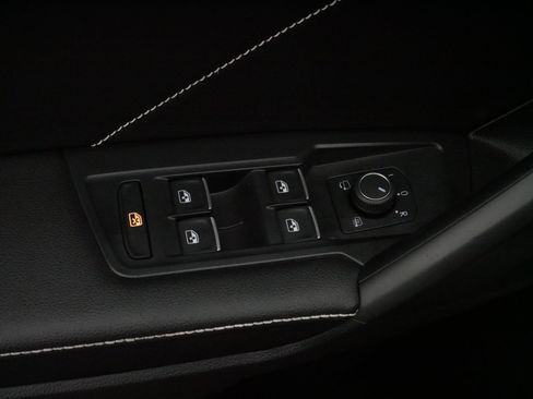 Certified 2022 Volkswagen Tiguan SEL R-Line image 19