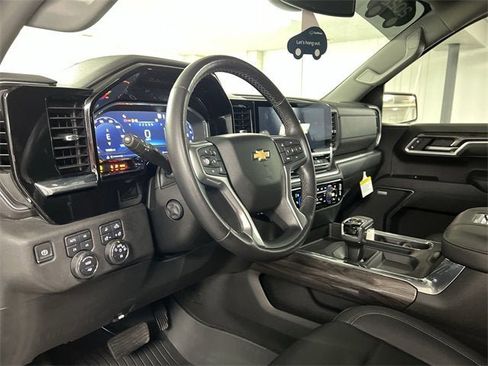 Used 2022 Chevrolet Silverado 1500 LTZ image 10