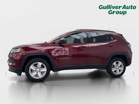 Used 2022 Jeep Compass Latitude w/ Sun and Sound Group AWD/4WD image 2