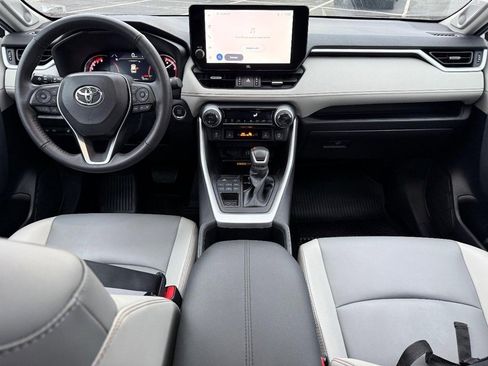 Used 2023 Toyota RAV4 XLE Premium image 13