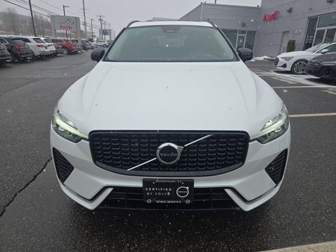Certified 2025 Volvo XC60 B5 Core AWD/4WD image 2