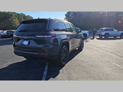 New 2026 Jeep Grand Cherokee Altitude image 32