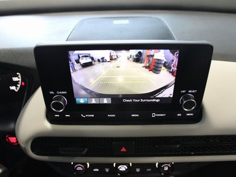 Certified 2023 Honda HR-V LX image 26