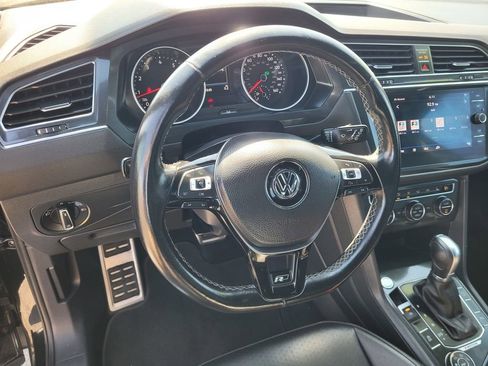 Used 2018 Volkswagen Tiguan SEL w/ R-Line Package AWD/4WD image 26