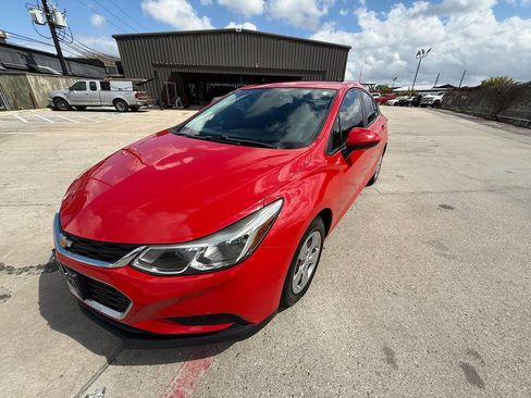 Used 2018 Chevrolet Cruze LS image 29