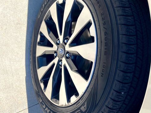 Used 2016 Subaru Outback 2.5i Limited image 9