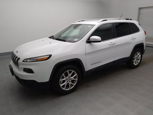 Used 2015 Jeep Cherokee Latitude w/ Comfort/Convenience Group AWD/4WD image 2