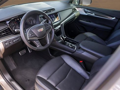 Used 2023 Cadillac XT5 Sportv w/ Technology Package image 10