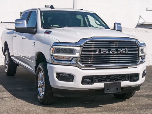 Used 2024 RAM 2500 Laramie AWD/4WD image 3