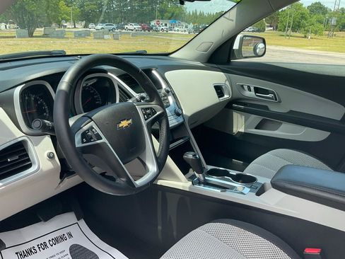 Used 2017 Chevrolet Equinox LT w/ Convenience Package FWD image 16